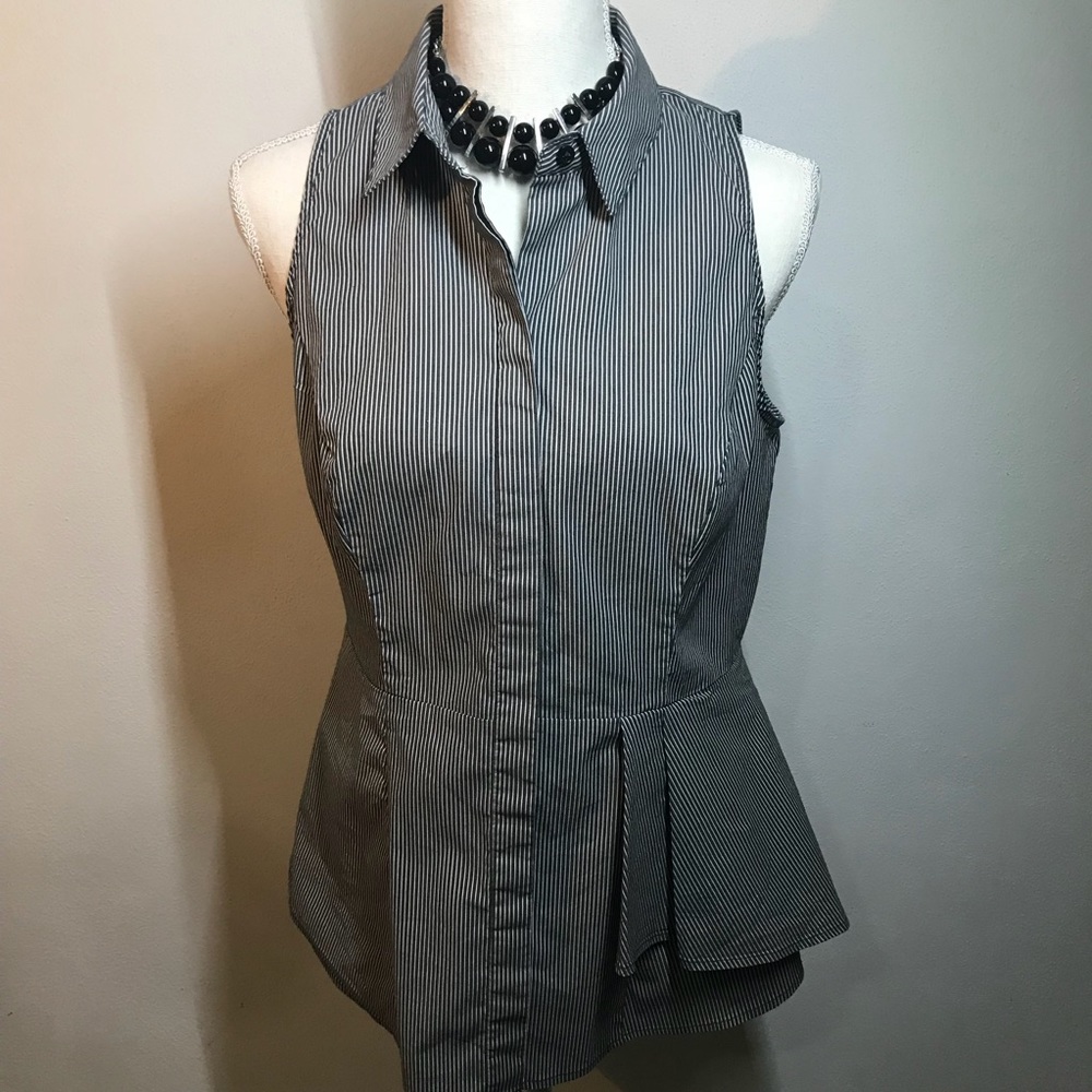 WHBM  button down top SZ 10